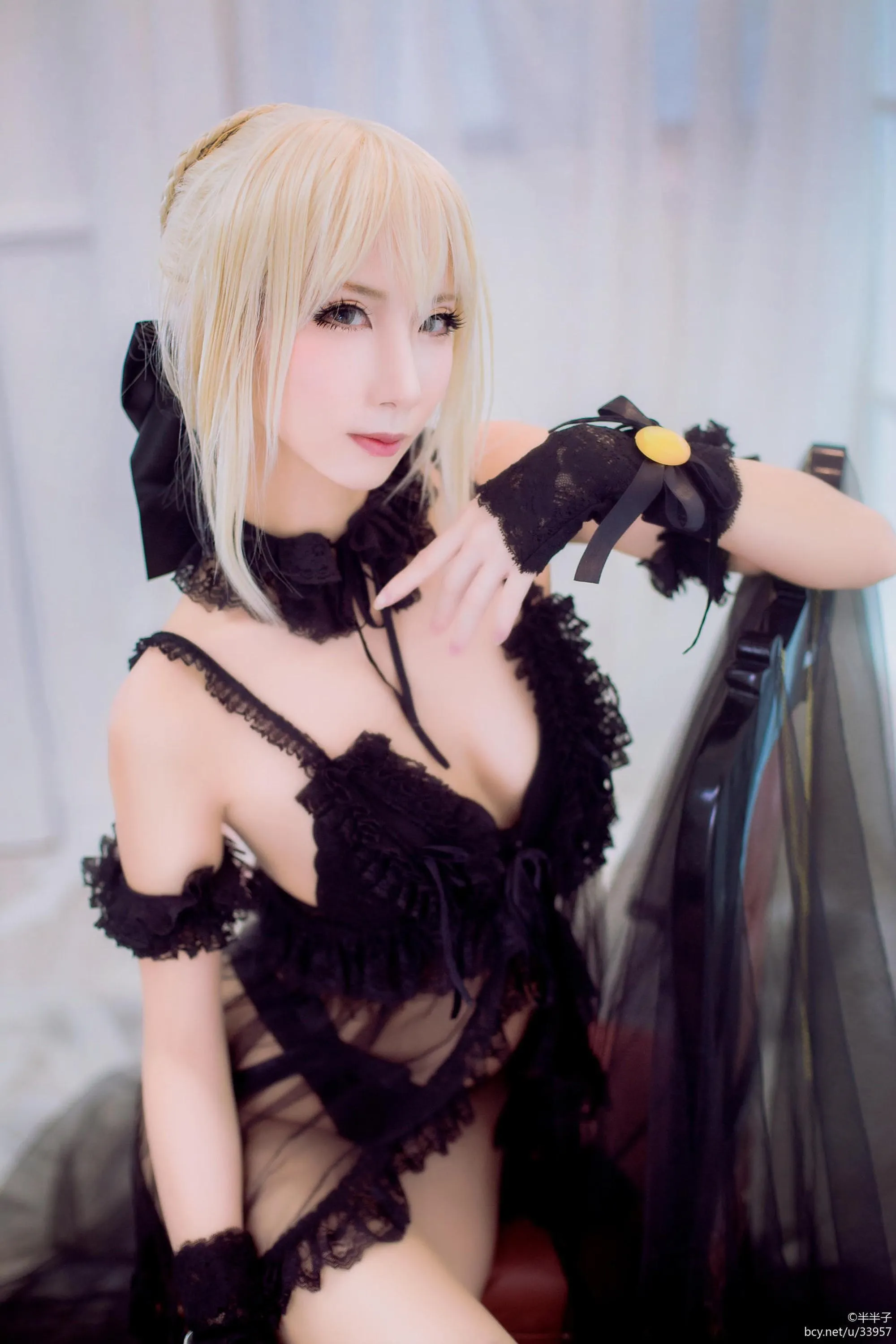 半半子 – NO.40 黑化Saber [15P]插图9